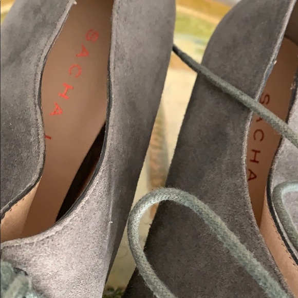 shoes - Picture 2 of 7